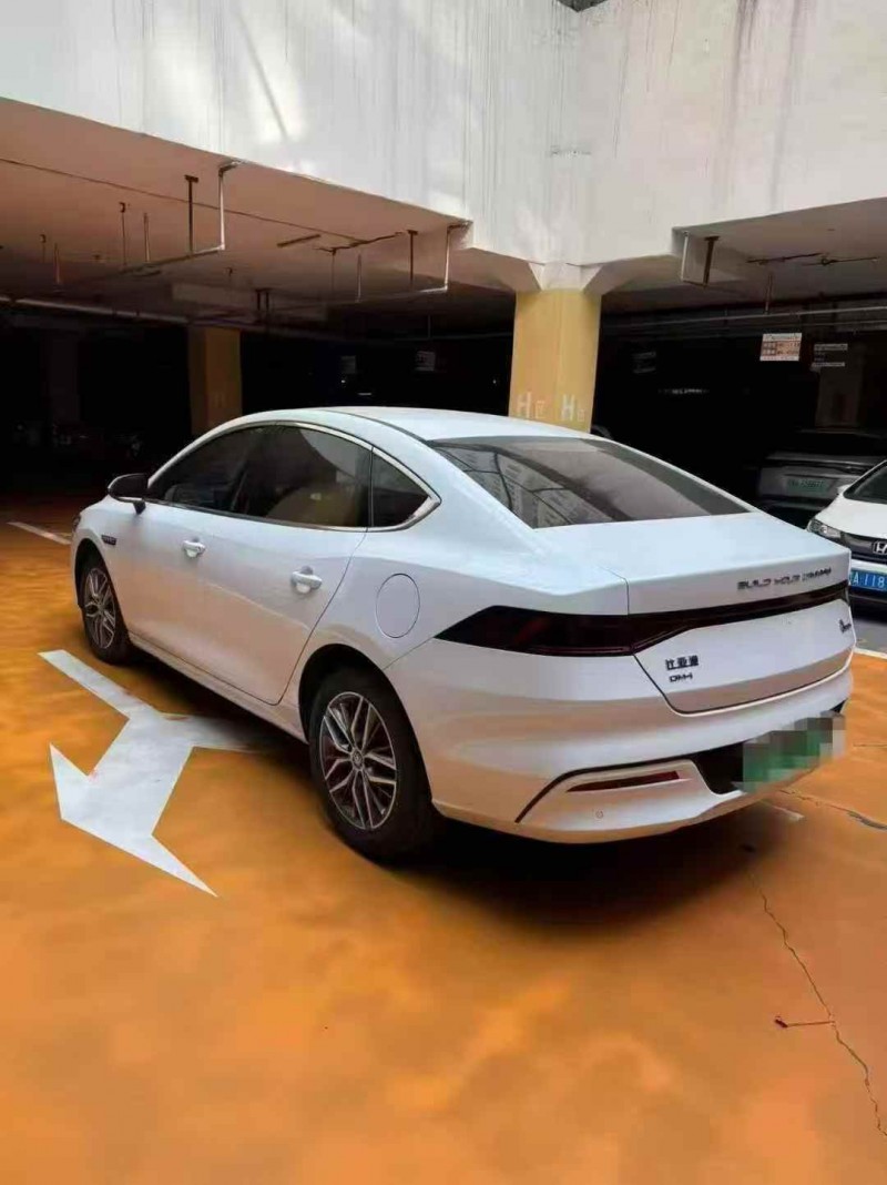 呼伦贝尔25年比亚迪秦8