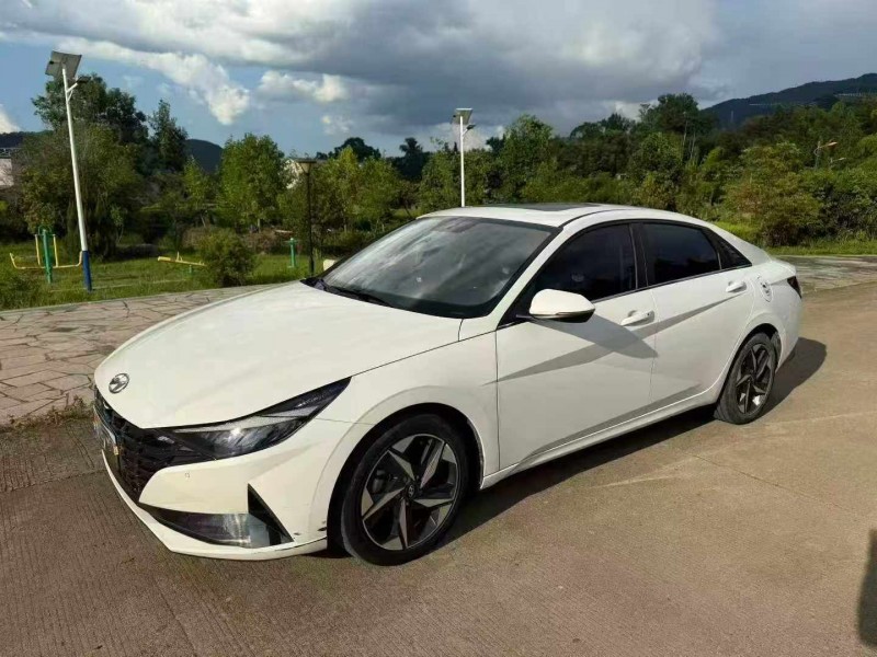 厦门23年现代伊兰特2