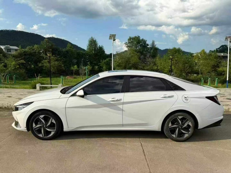 厦门23年现代伊兰特8