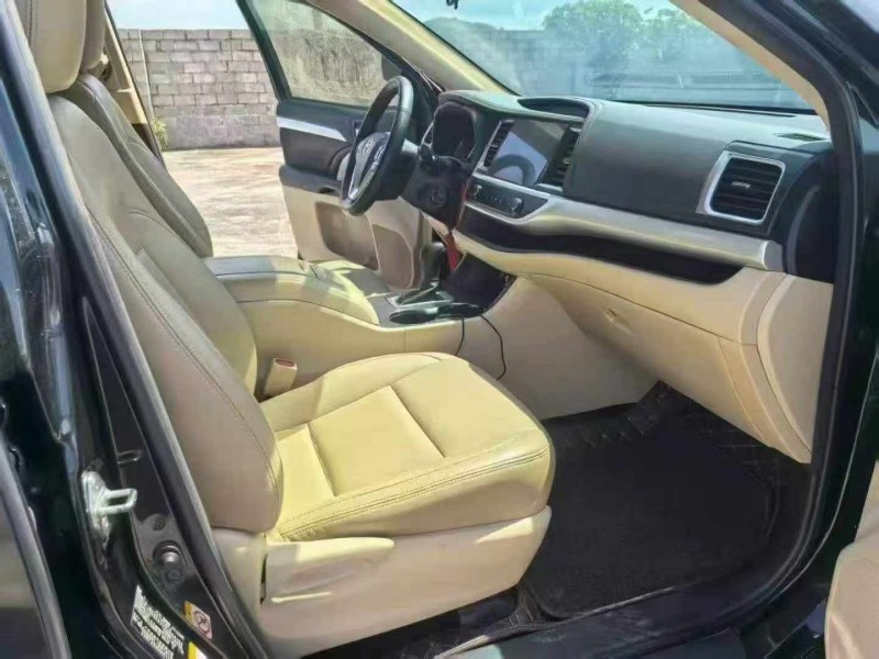 钦州19年丰田汉兰达3