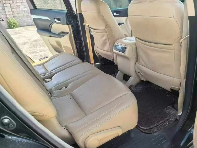 钦州19年丰田汉兰达6