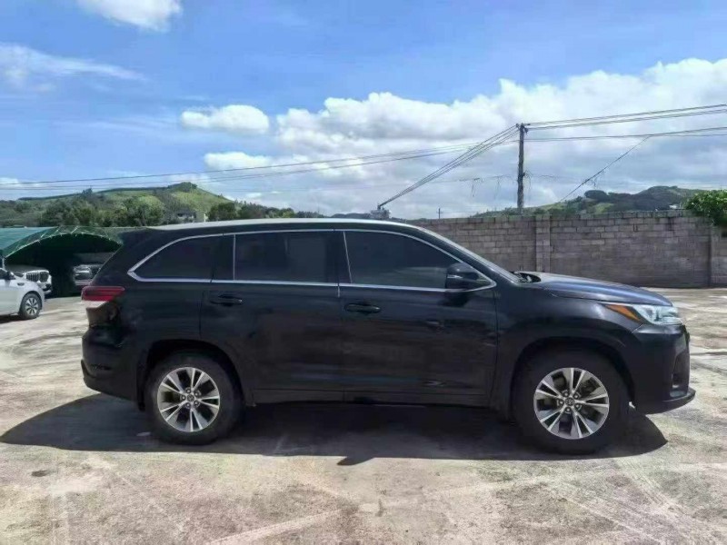 钦州19年丰田汉兰达8