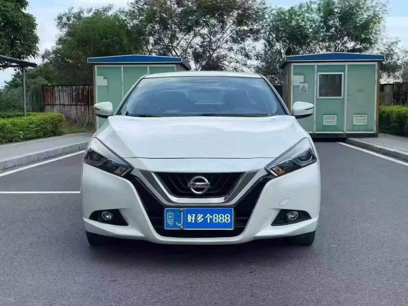 济宁18年日产蓝鸟1