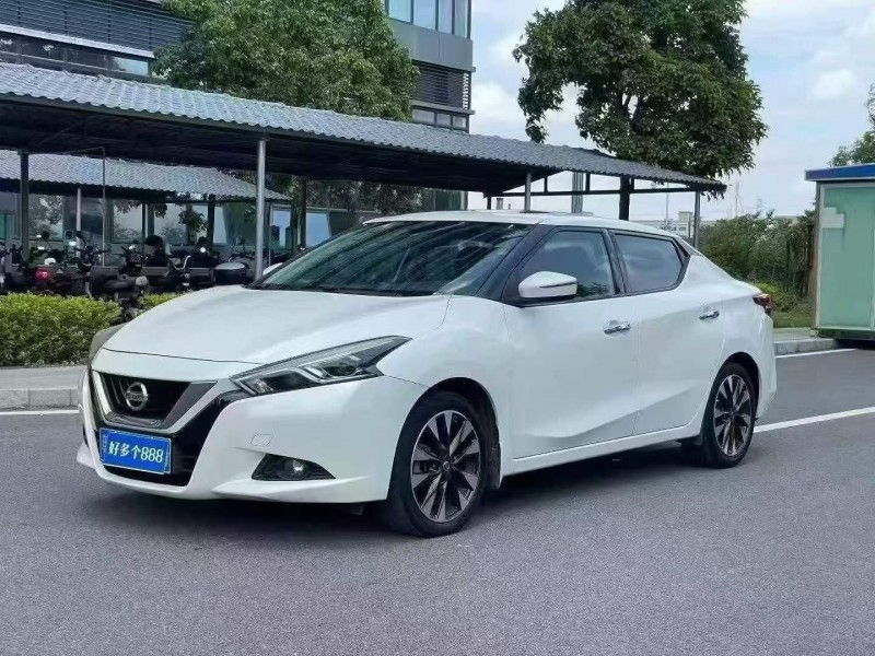 济宁18年日产蓝鸟2