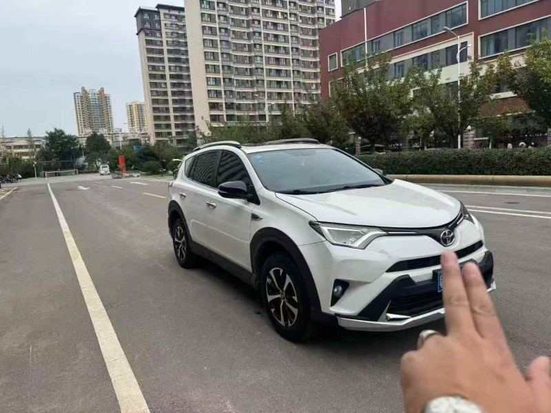 济宁18年丰田RAV4荣放2