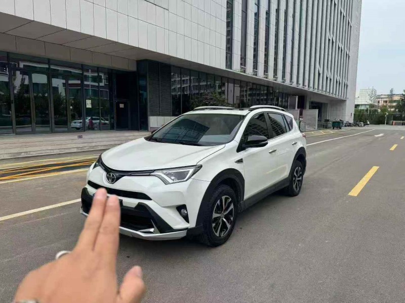 济宁18年丰田RAV4荣放3