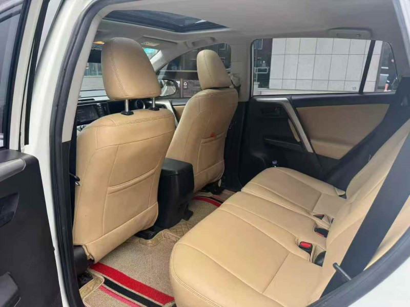济宁18年丰田RAV4荣放6