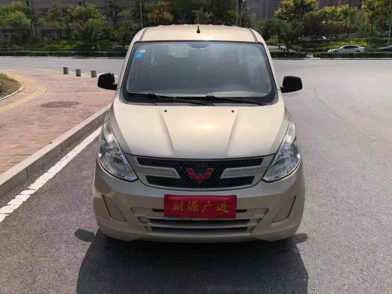 衢州19年五菱汽车荣光1