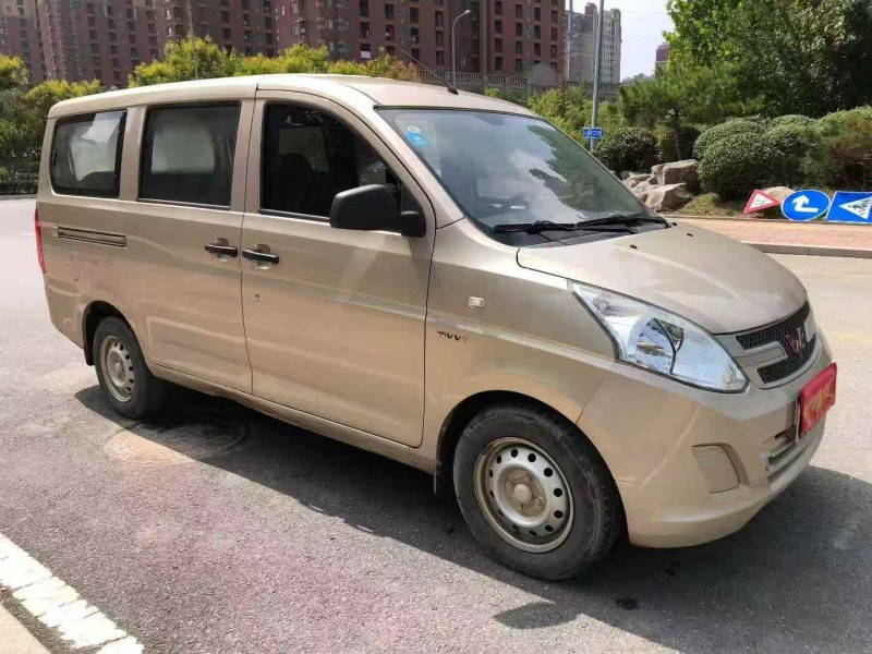 衢州19年五菱汽车荣光2