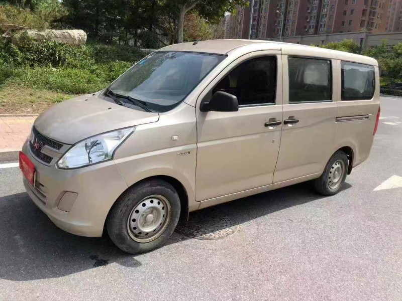 衢州19年五菱汽车荣光3