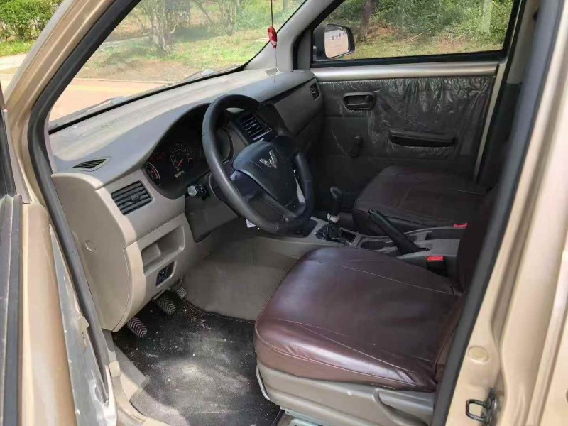 衢州19年五菱汽车荣光4