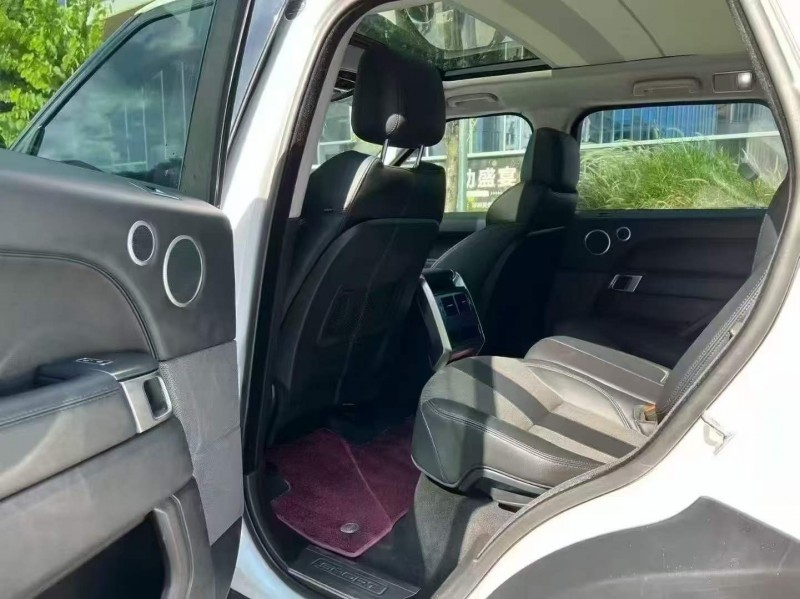 广州17年路虎揽胜运动3