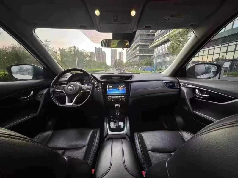 东莞20年日产奇骏5