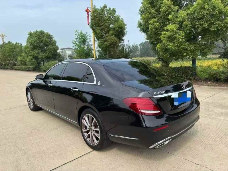 苏州19年奔驰E8