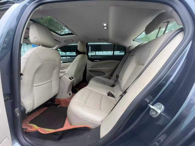 东莞20年别克君威6