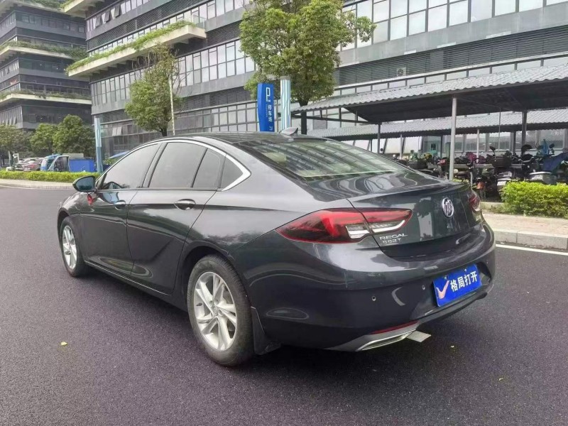 东莞20年别克君威8