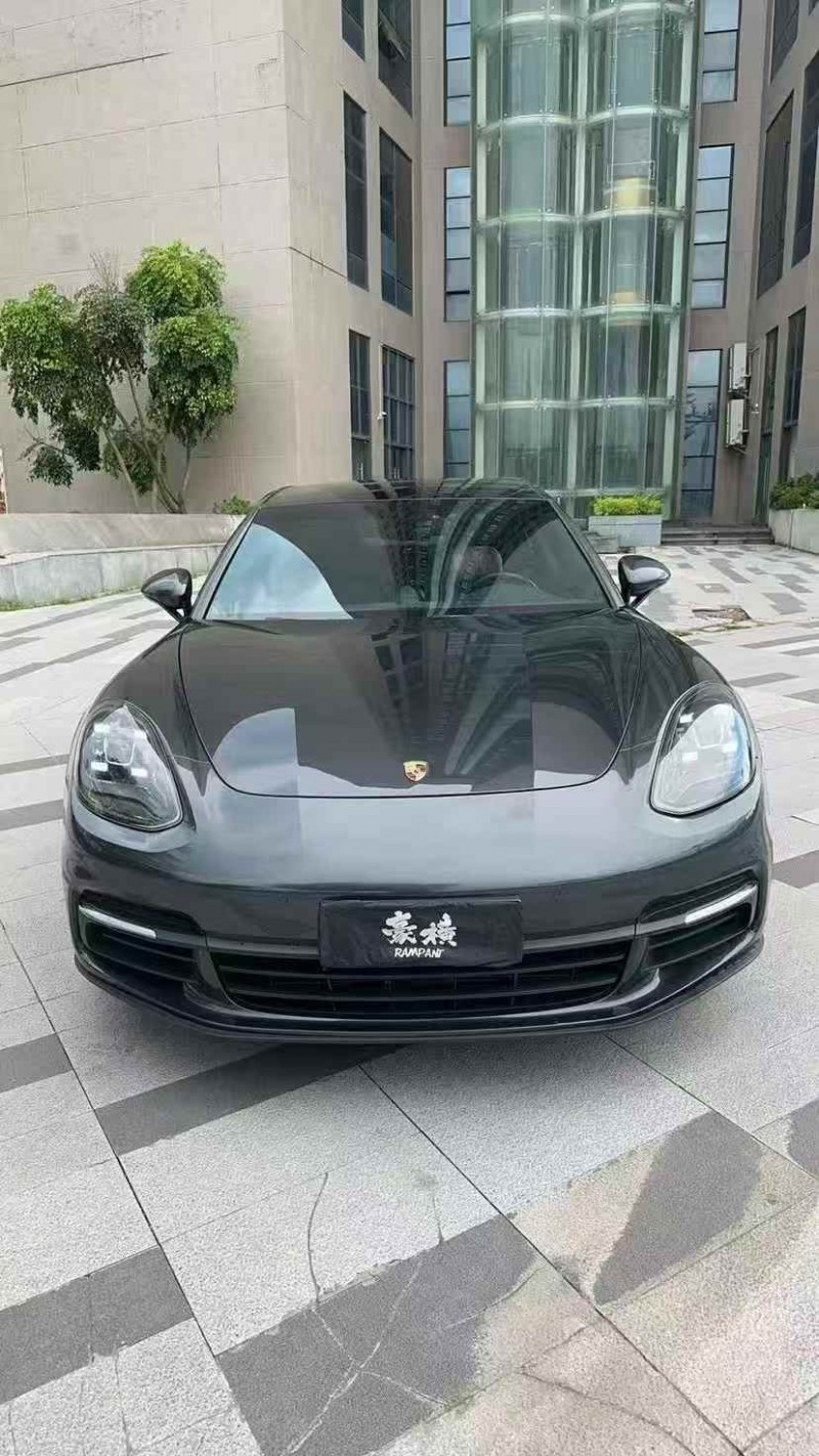 广州17年保时捷帕拉梅拉1