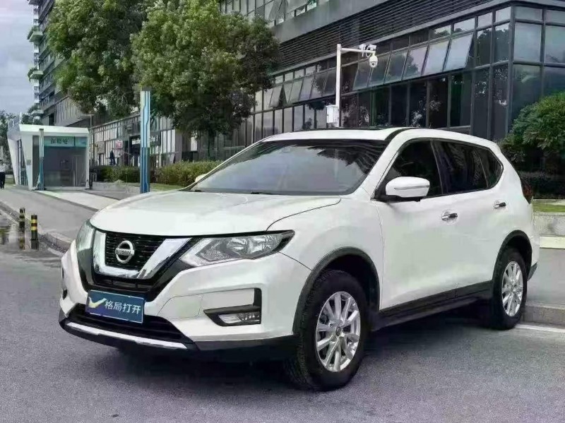 东莞21年日产奇骏3