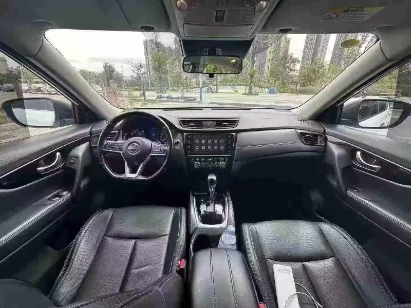 东莞21年日产奇骏5