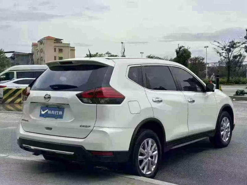 东莞21年日产奇骏8