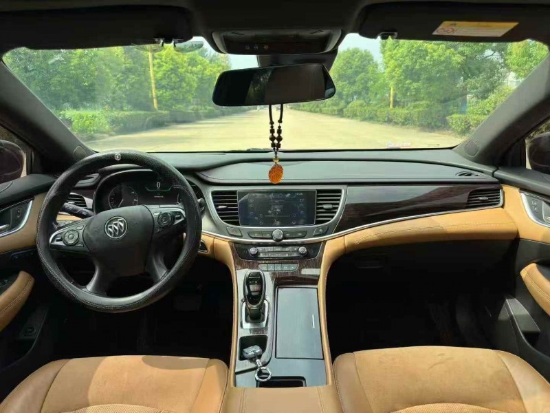 苏州18年别克君越5