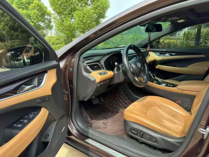 苏州18年别克君越6