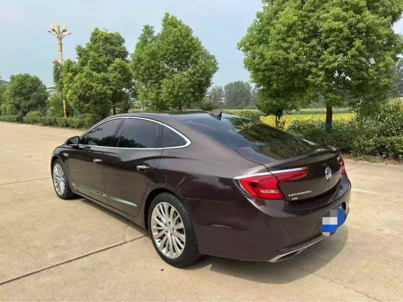 苏州18年别克君越8