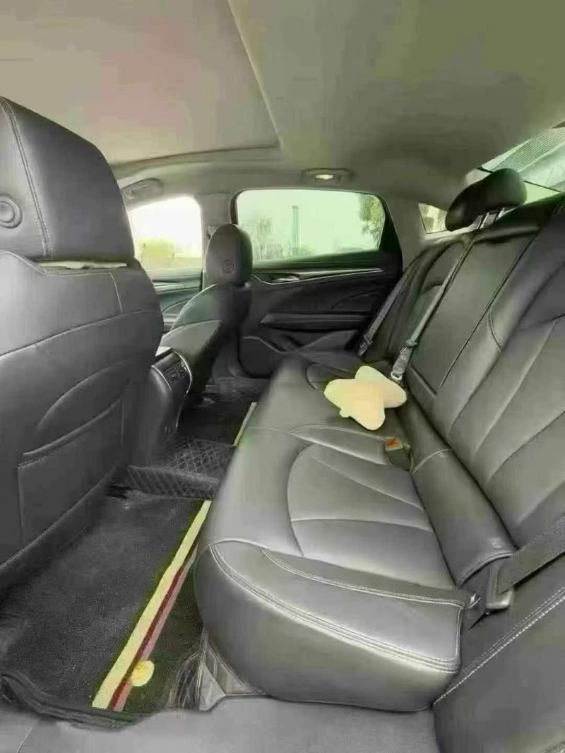 东莞21年别克君越5