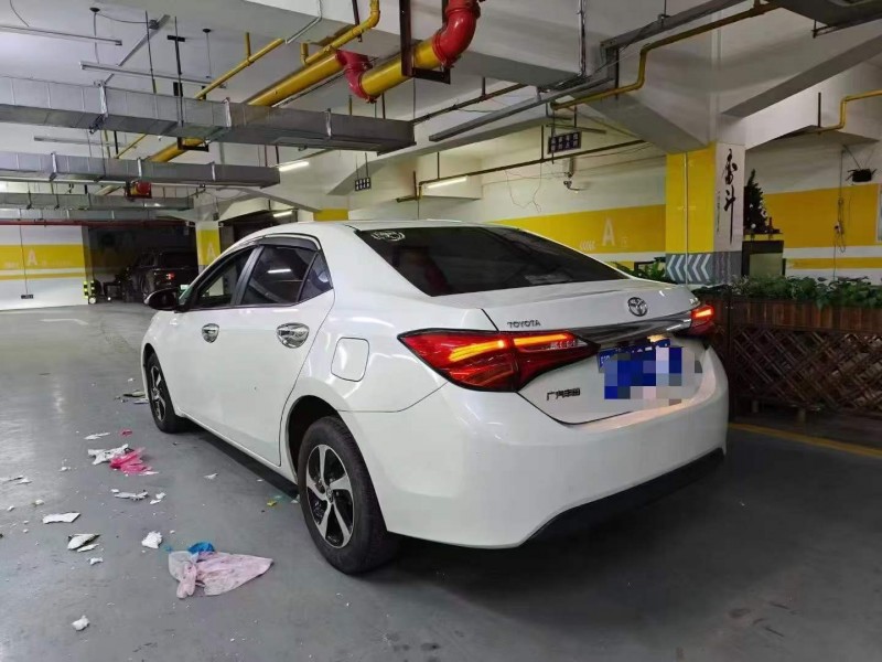 孝感17年丰田雷凌8