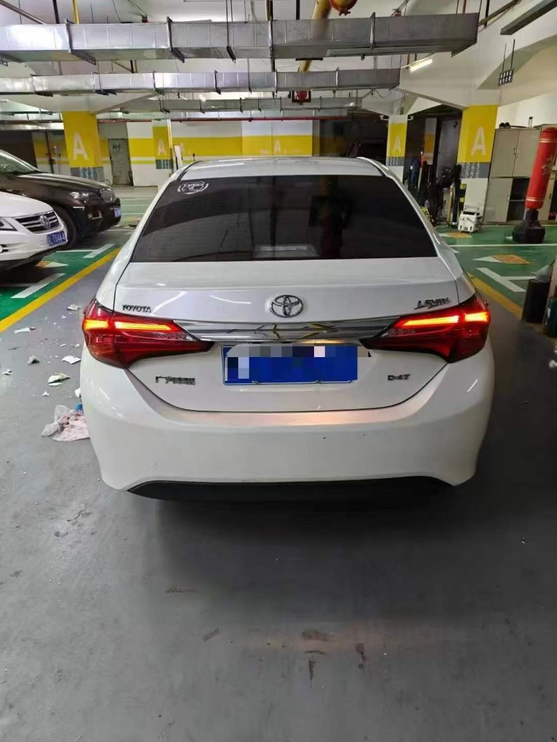 孝感17年丰田雷凌9