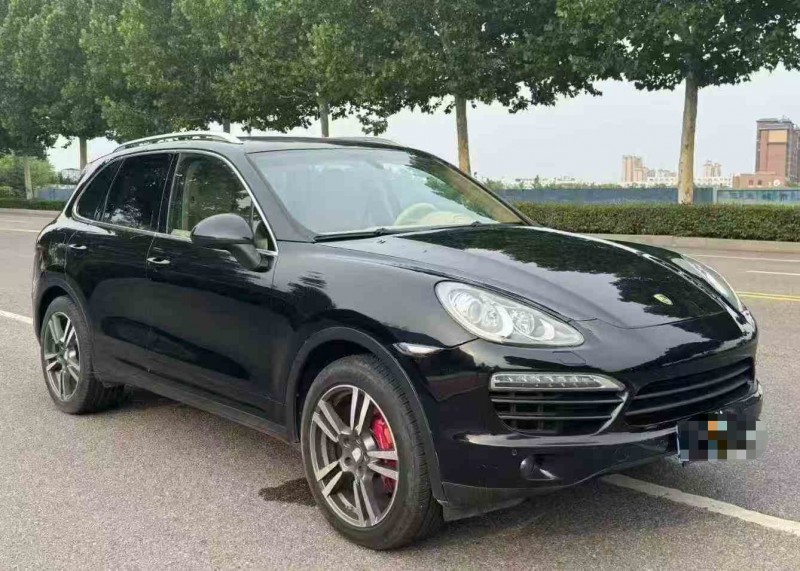 青岛11年保时捷卡宴2