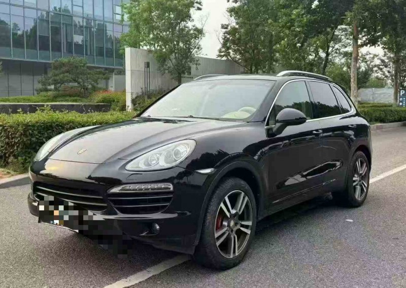 青岛11年保时捷卡宴3