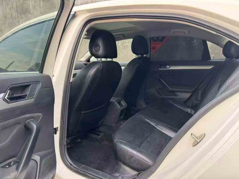 青岛18年大众凌渡5