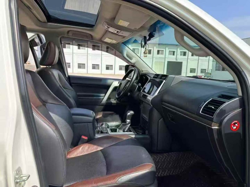 襄阳19年丰田普拉多9