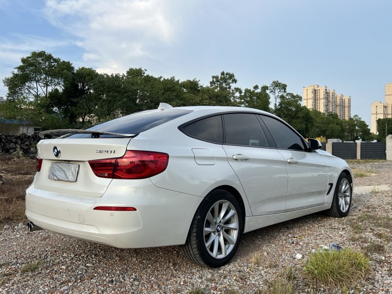 岳阳18年宝马3系4