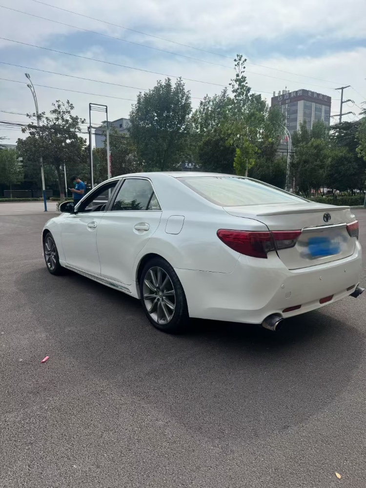 枣庄16年丰田锐志4