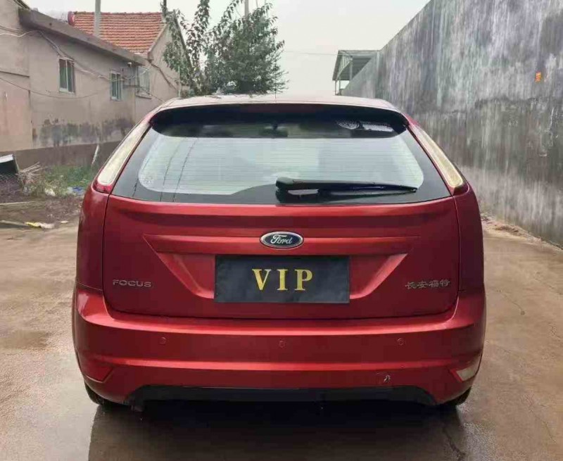 青岛11年福特福克斯6