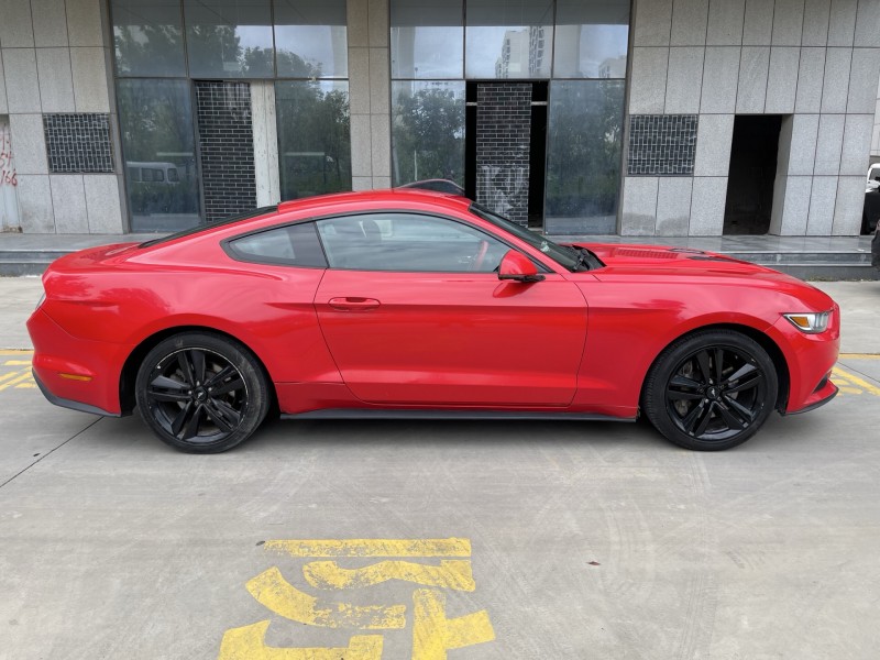 济宁15年福特野马8