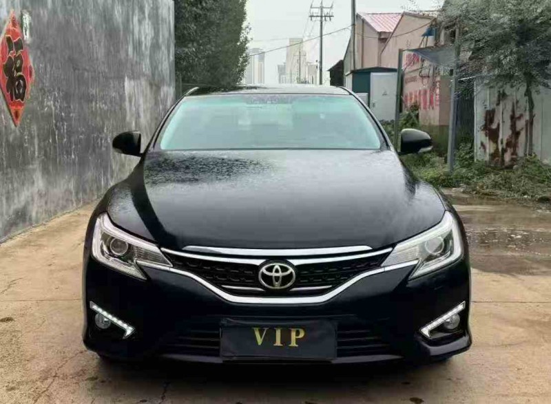 青岛16年丰田锐志1