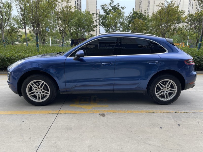 济宁17年保时捷Macan7