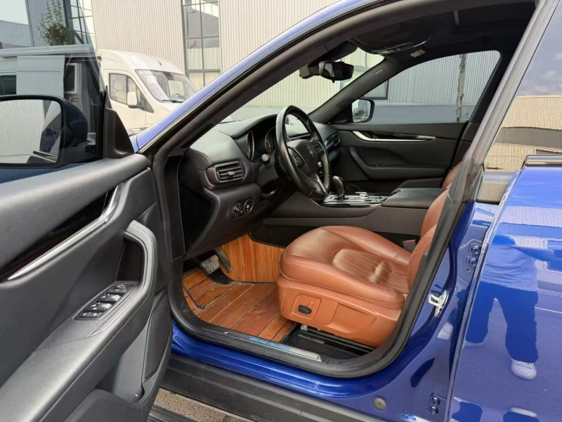 徐州19年玛莎拉蒂Levante6