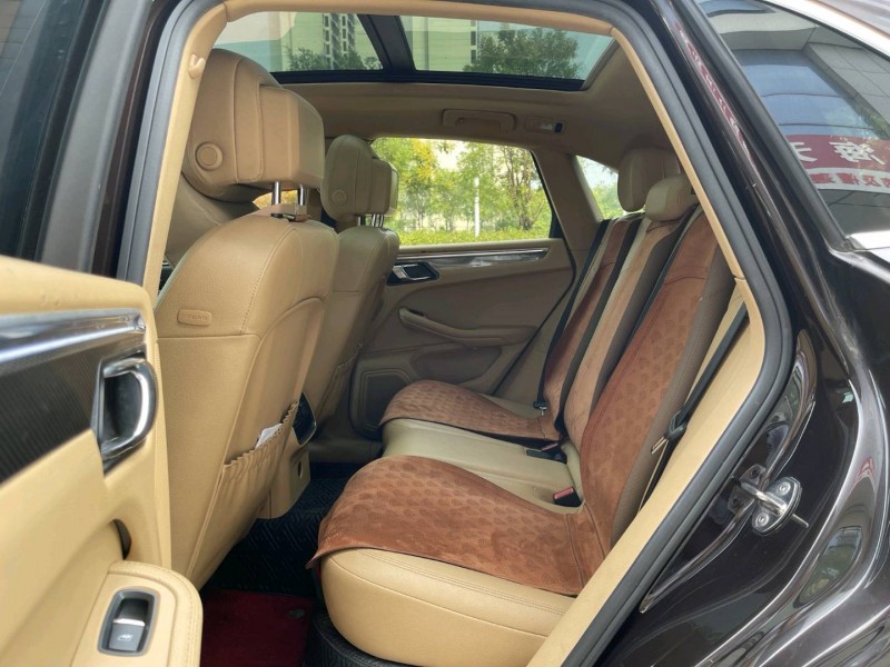 济宁17年保时捷Macan6