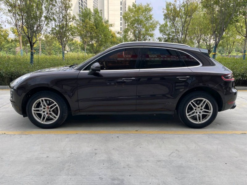 济宁17年保时捷Macan7