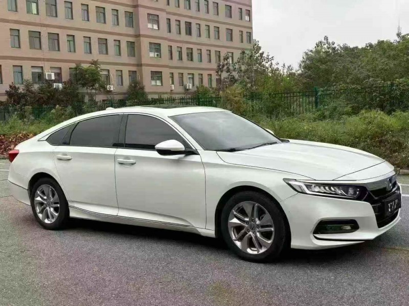 襄阳19年本田雅阁3