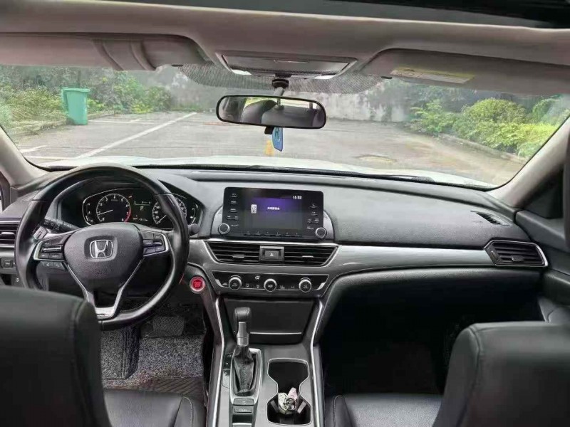 襄阳19年本田雅阁6