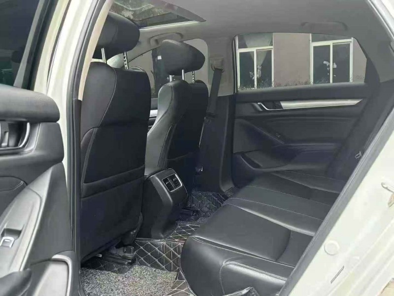 襄阳19年本田雅阁7