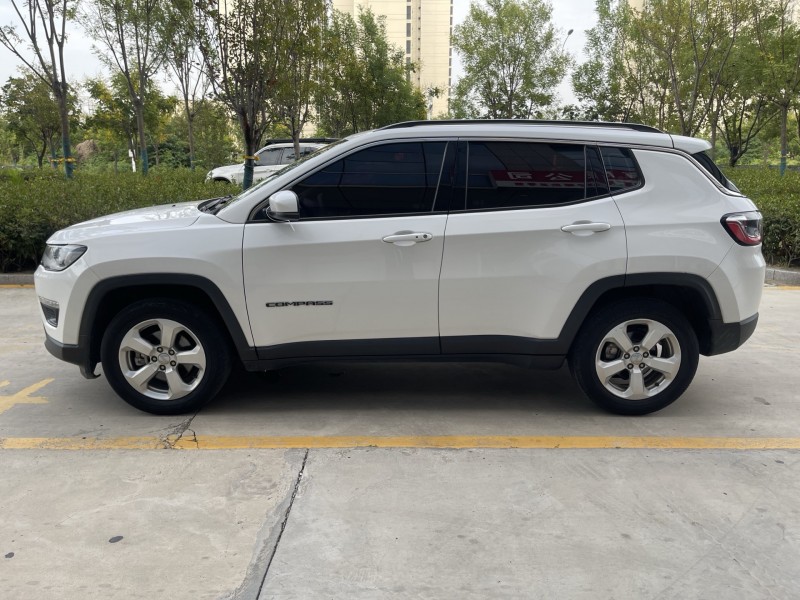 济宁18年Jeep指南者7