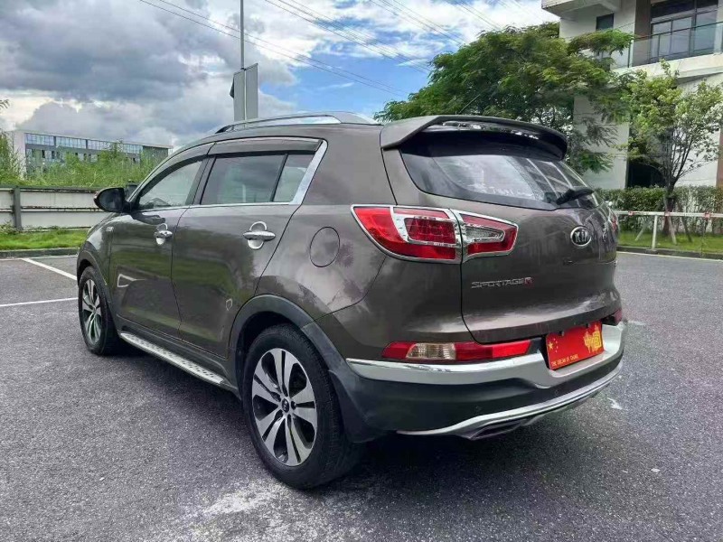 广州14年起亚智跑7