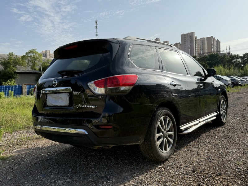 娄底16年日产探路者6