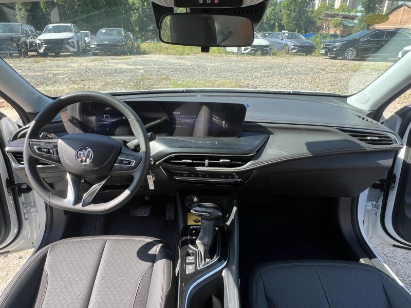 娄底25年别克威朗6